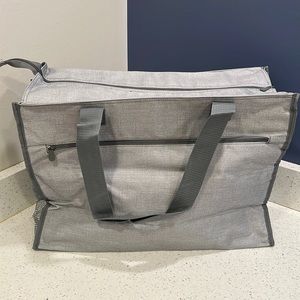 Deluxe organizing utility tote in crosshatch